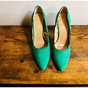 Eva Mendes x New York & Co. Emerald Green Faux Suede 4” Heels Size 8